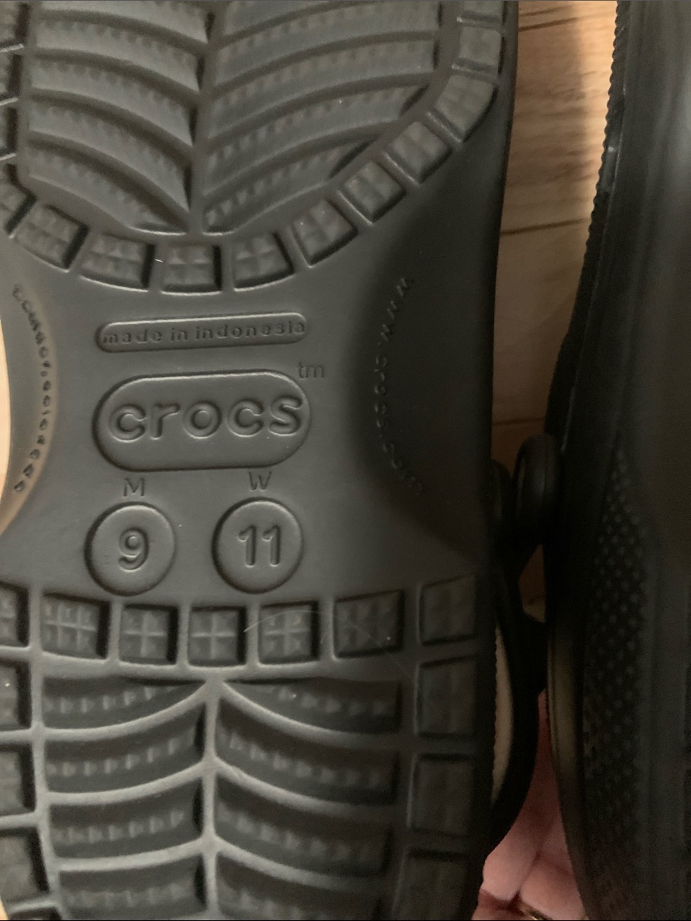 Classic Black Crocs size 9 Men’s / 11 Women’s - Picture 6 of 6